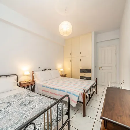 Dennis Ii First Floor Апартаменты